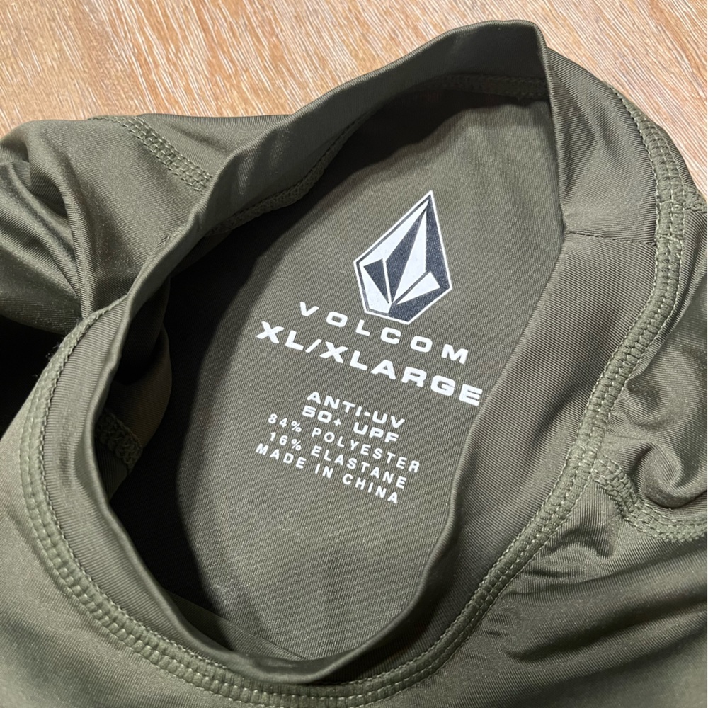 Volcom Rashguard - Picture 3 of 3